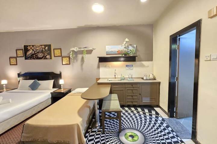 Room 371 of 650