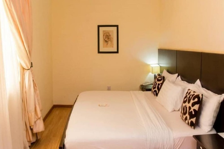 Room 21 of 29