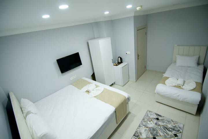 Room 32 of 83