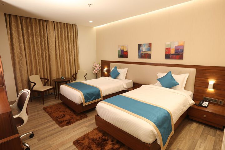 Room 6 of 37