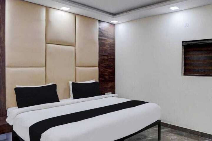 Room 10 of 17