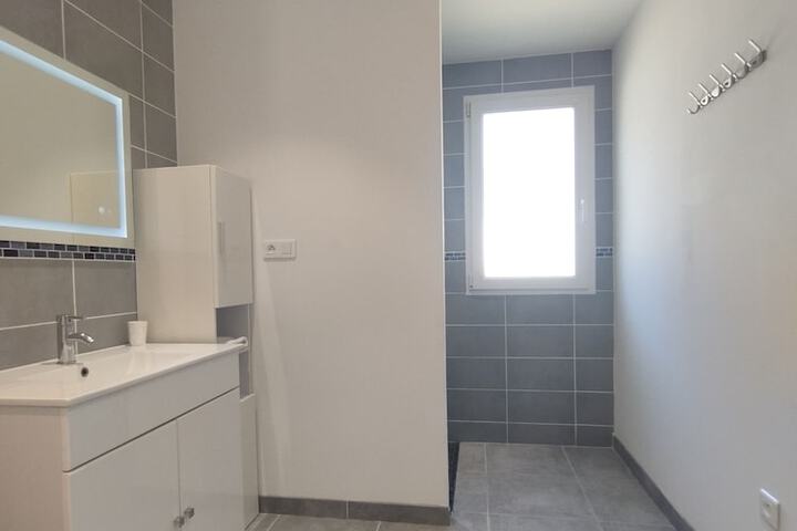 Room 75 of 94