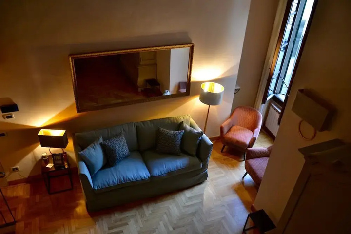 Room 5 of 11