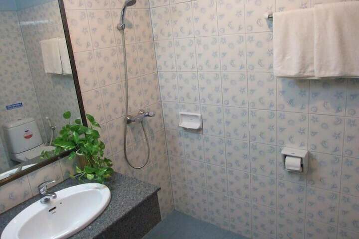 Room 15 of 31