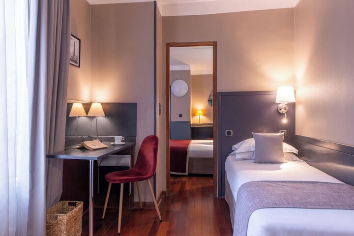 Room 13 of 26