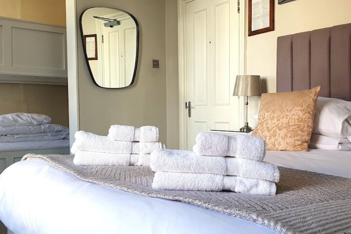 Room 42 of 127