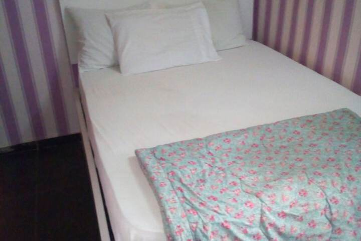 Room 4 of 7