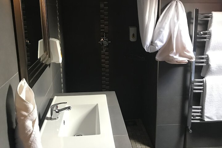 Room 30 of 73