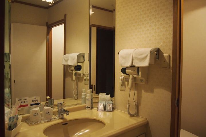 Room 8 of 39