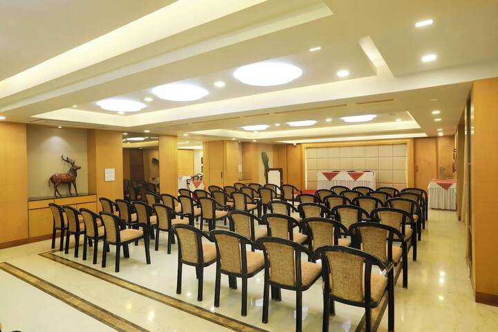 Ballroom/Hall 54 of 66