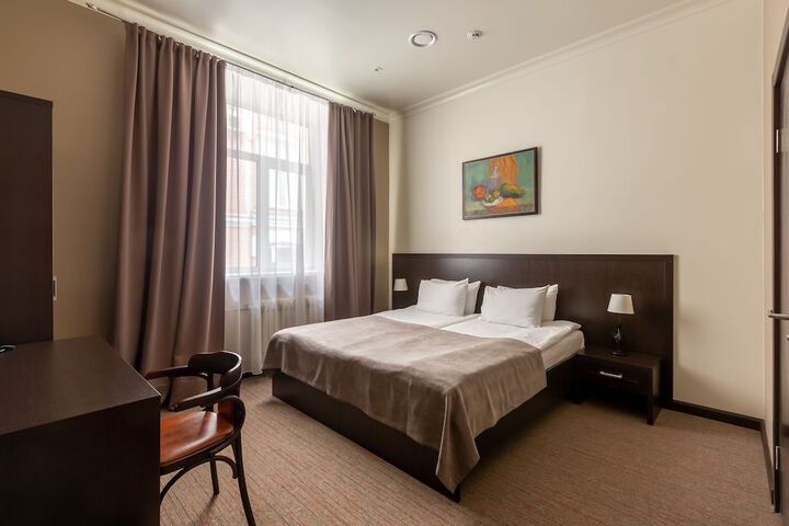 Room 13 of 25