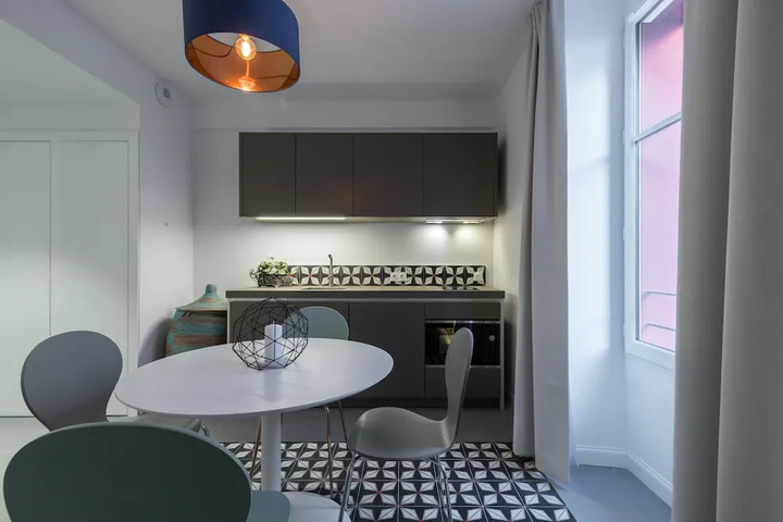 Room 15 of 28