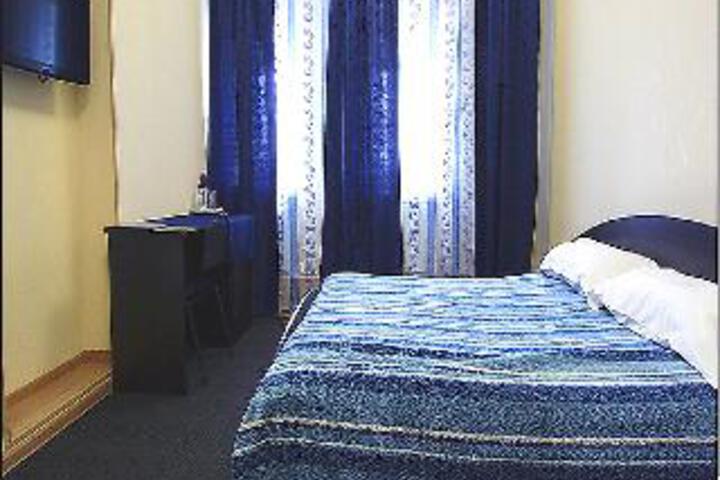 Room 8 of 10