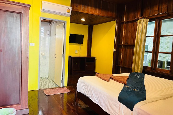 Room 28 of 65