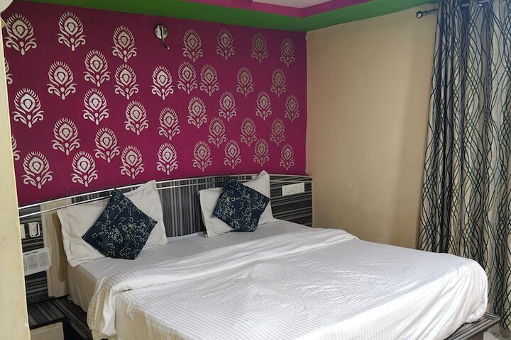 Room 2 of 12