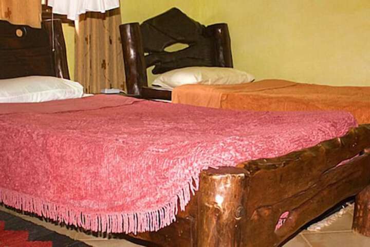 Room 6 of 10