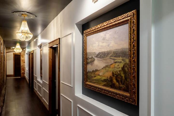 Ballroom/Hall 147 of 155