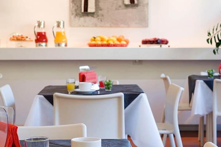 Breakfast area