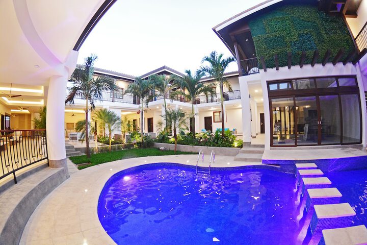 Pool 20 of 30