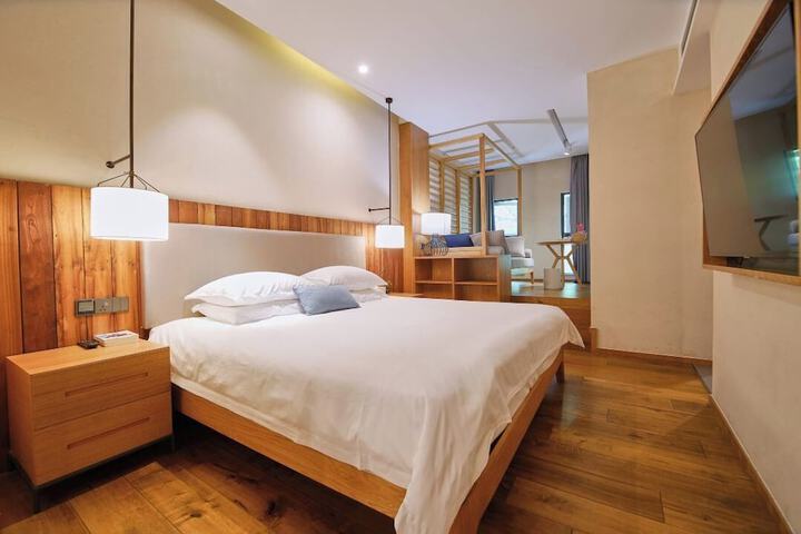 Room 9 of 45