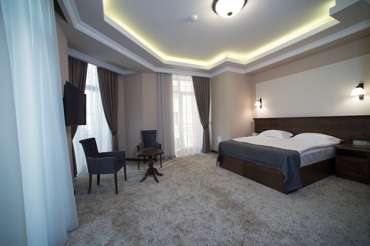 Room 10 of 47
