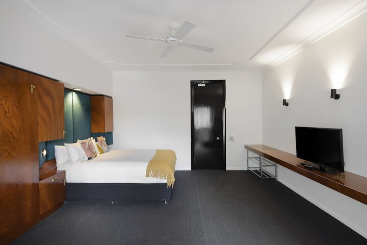 Room 15 of 63
