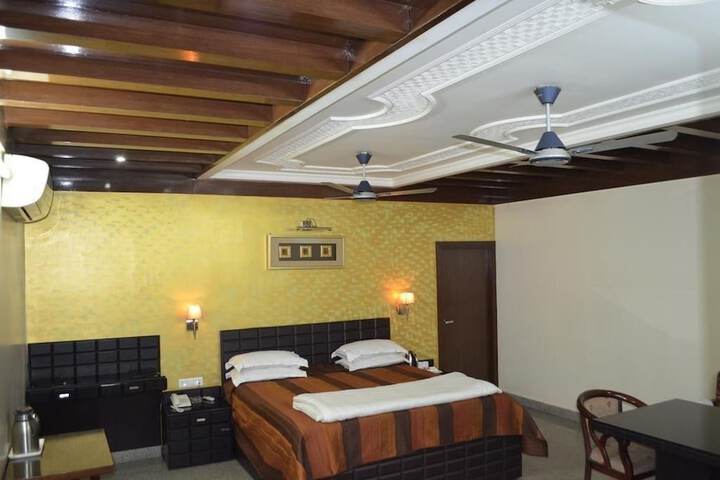 Room 7 of 31