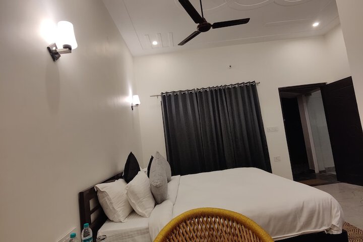 Room 3 of 23