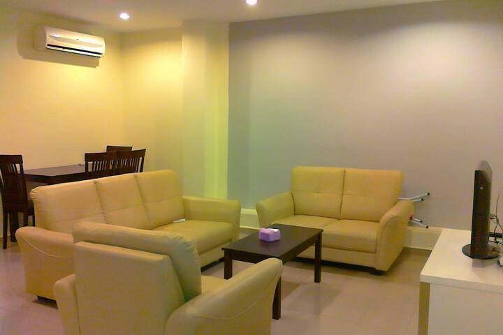 Room 8 of 27