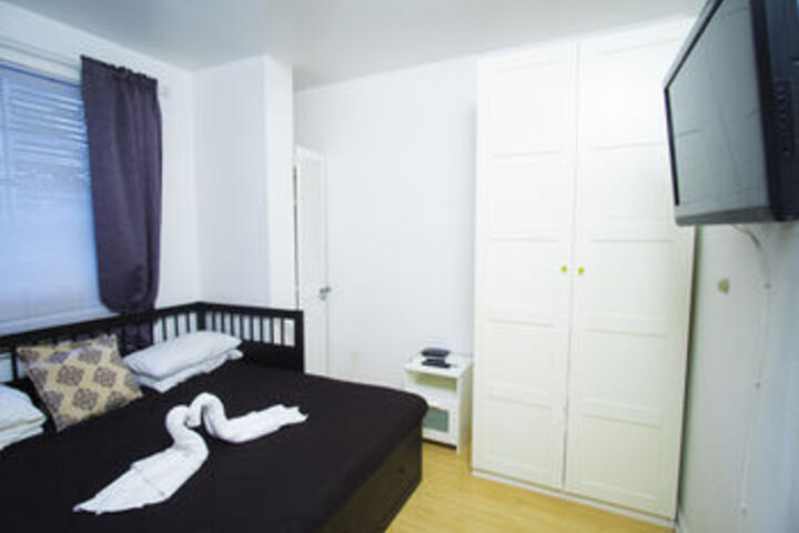 Room 12 of 23