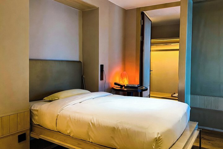 Room 25 of 110