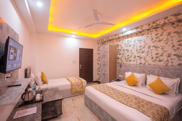 Room 12 of 22