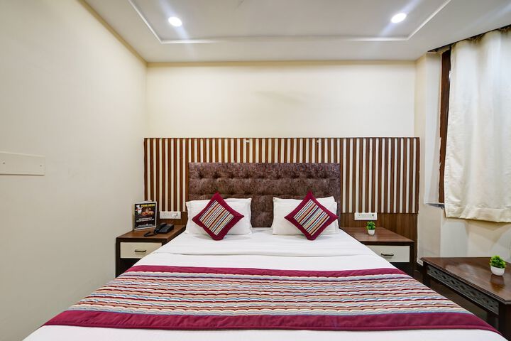 Room 4 of 10