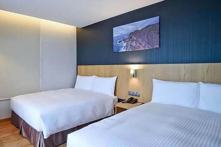 Room 7 of 27