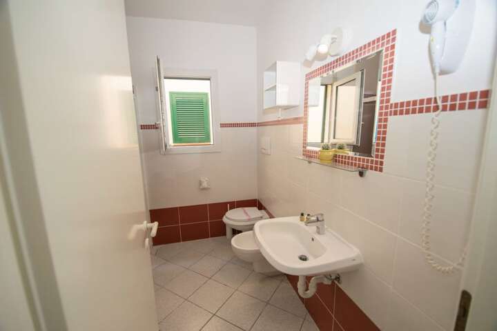 Room 18 of 31