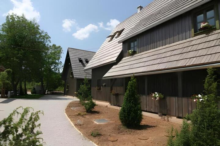 Ethno Houses Plitvica Selo