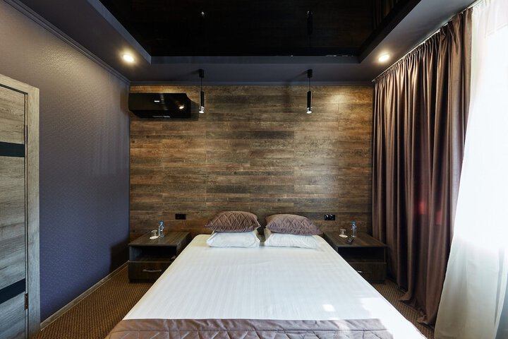 Room 12 of 33