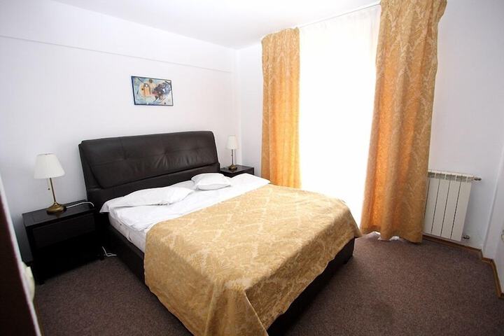 Room 11 of 40