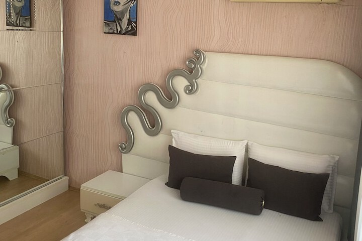 Room 26 of 80