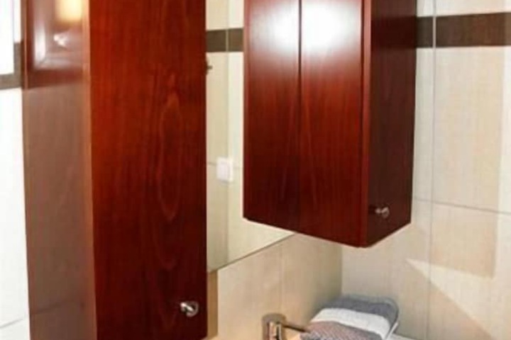 Room 35 of 69