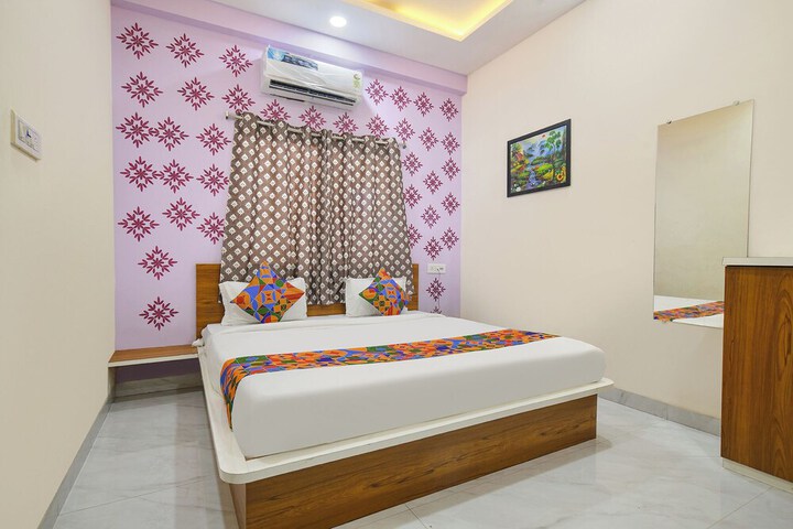 Room 18 of 33
