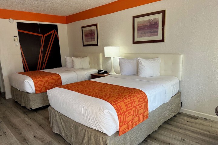 Room 15 of 30