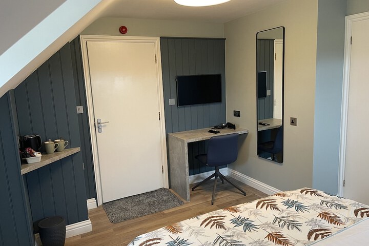 Room 8 of 32