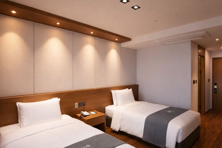 Room 5 of 43