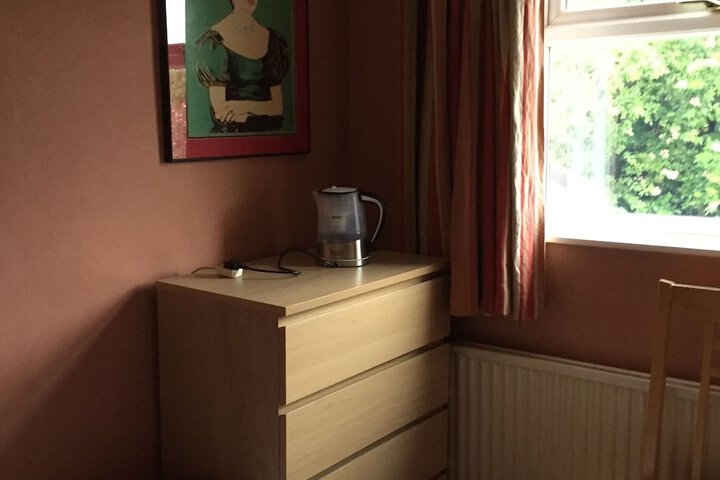 Room 3 of 10