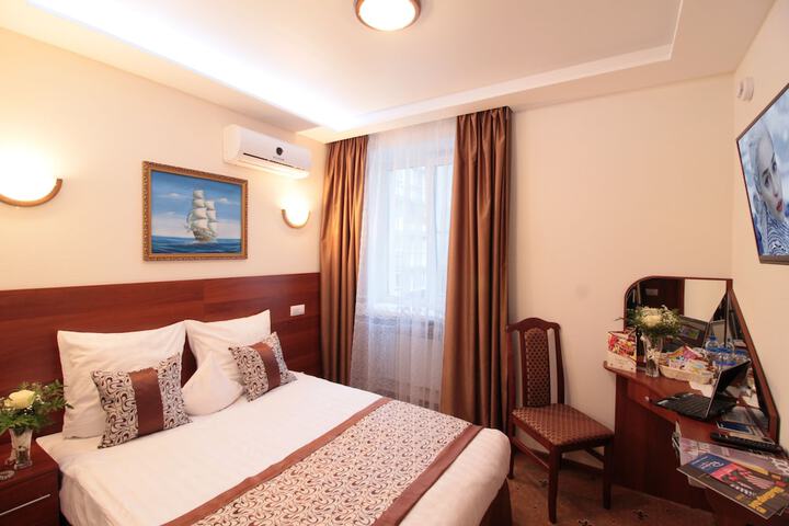 Room 14 of 38