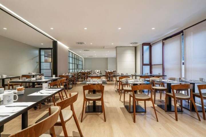 Dining 49 of 72