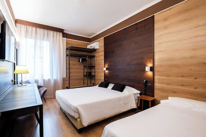 Room 13 of 78