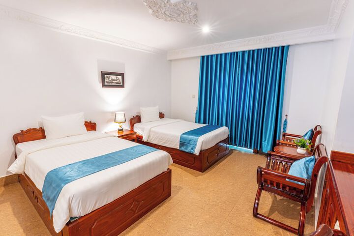 Room 3 of 53