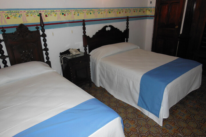 Guest room